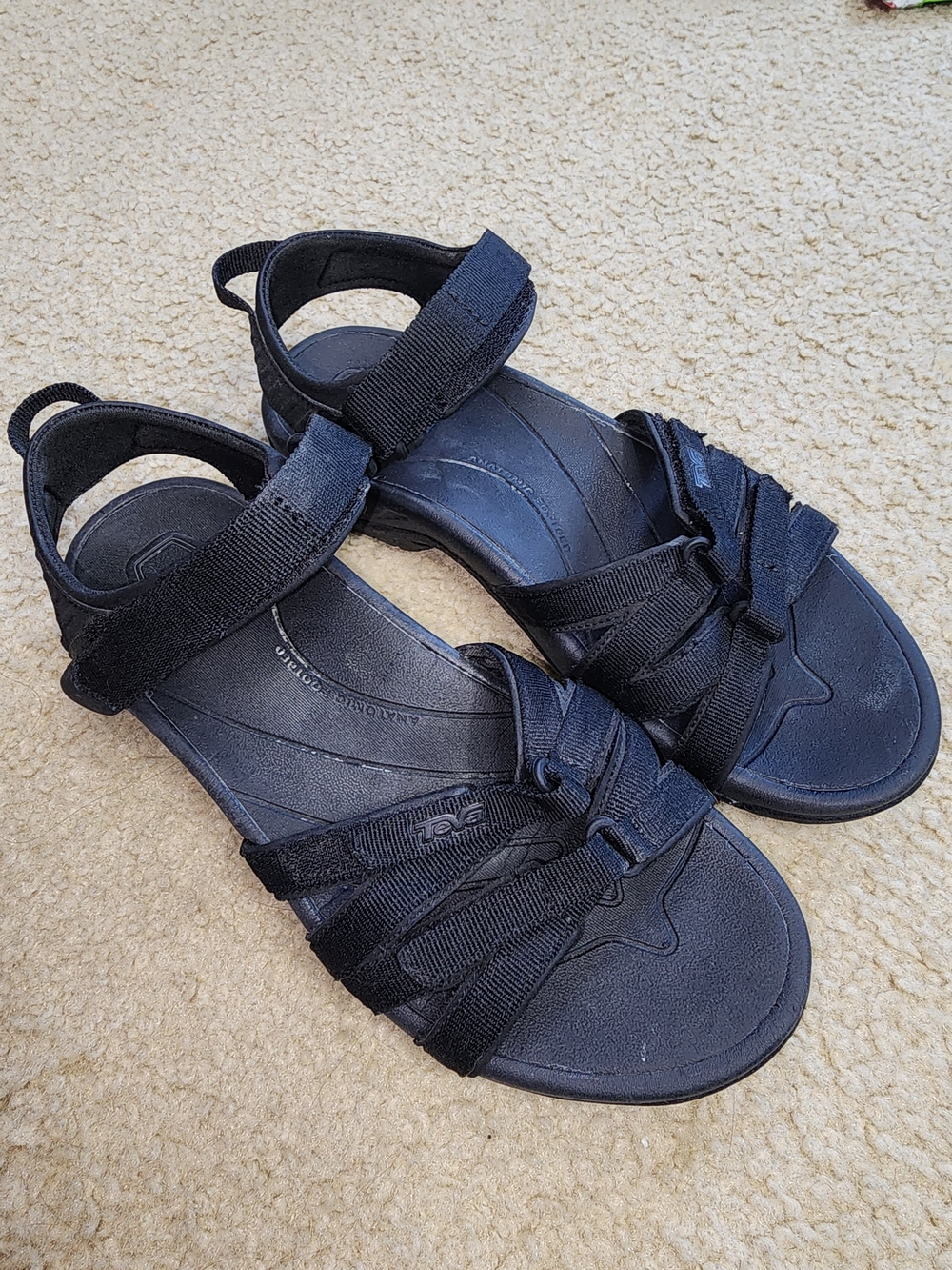Women's Teva Hurricane Black Sandals Size 9